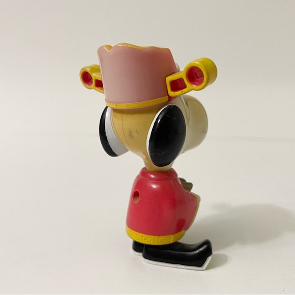 Vintage Snoopy World Tour Hong Kong Figure Toy - Picture 4 of 9